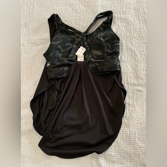 Fabletics Bundle - Picture 6 of 16